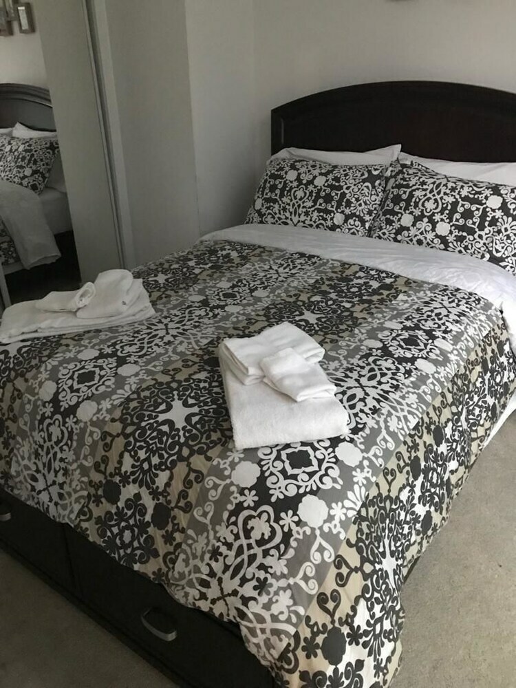 The Corporate Suites - Ice Condos
