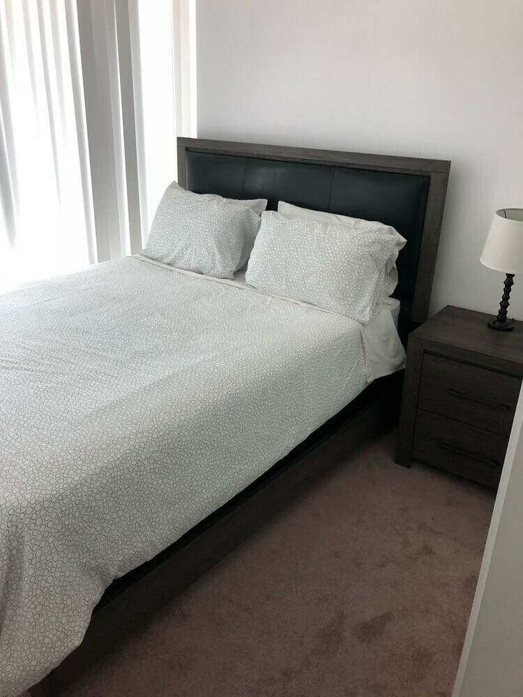 The Corporate Suites - Ice Condos