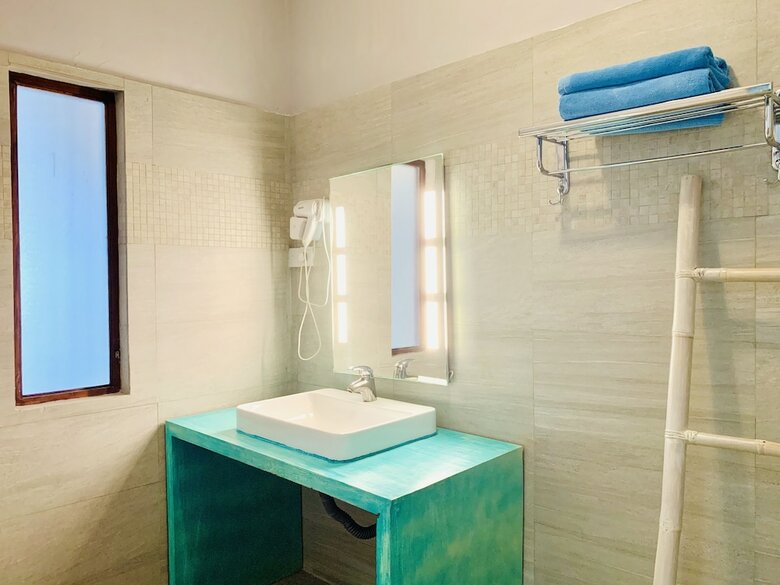 Hotel Thaproban Beach House