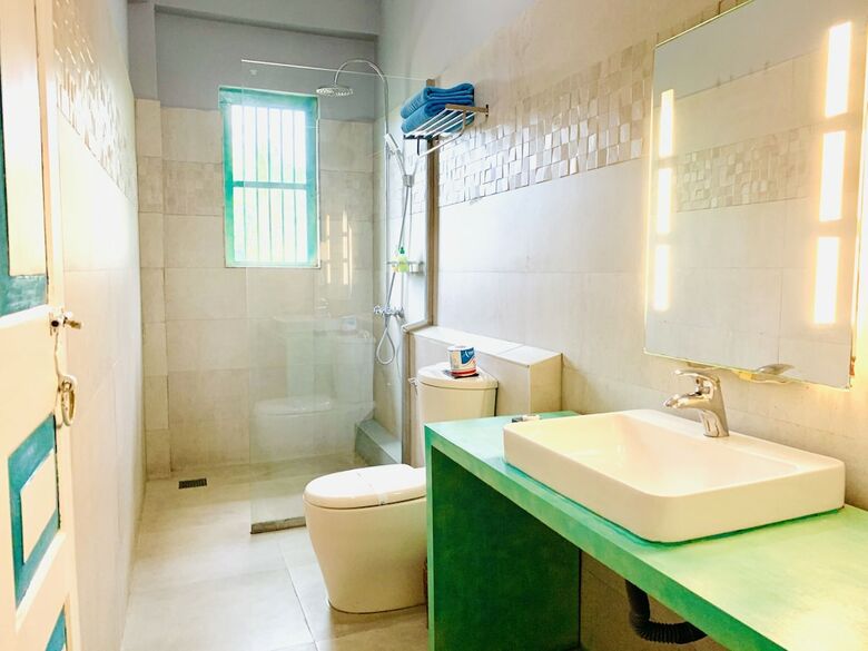 Hotel Thaproban Beach House