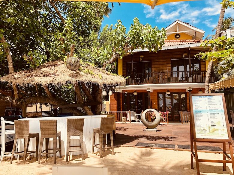 Hotel Thaproban Beach House