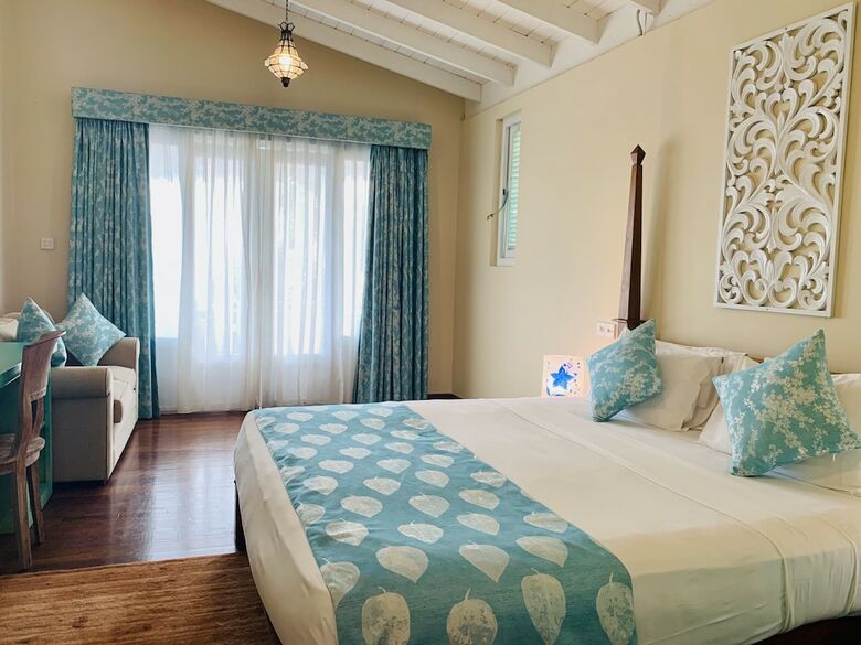Hotel Thaproban Beach House