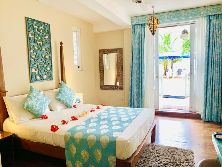 Hotel Thaproban Beach House