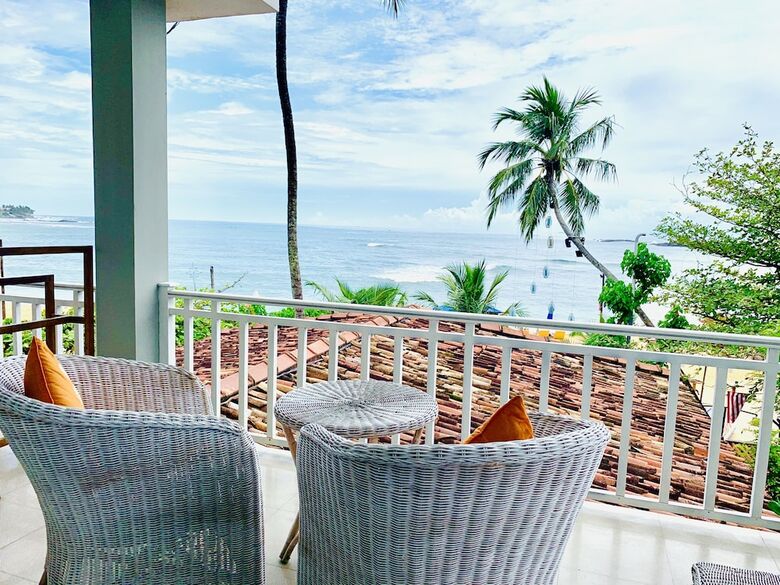 Hotel Thaproban Beach House