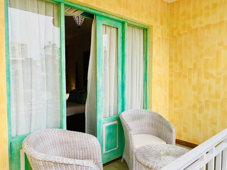 Hotel Thaproban Beach House