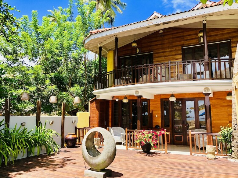 Hotel Thaproban Beach House