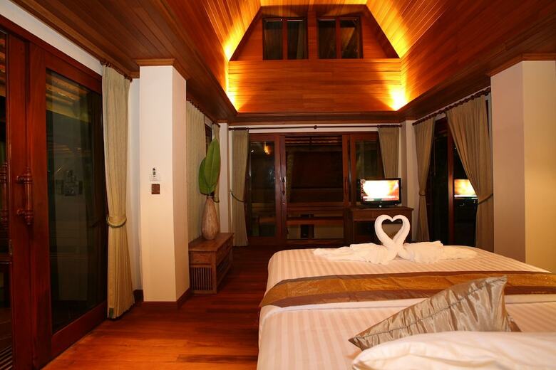 Hotel Chivapuri Beach Resort
