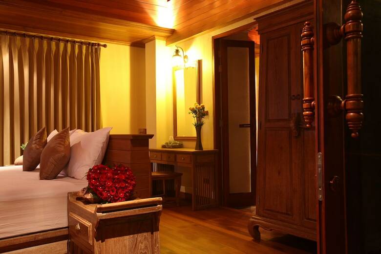 Hotel Chivapuri Beach Resort