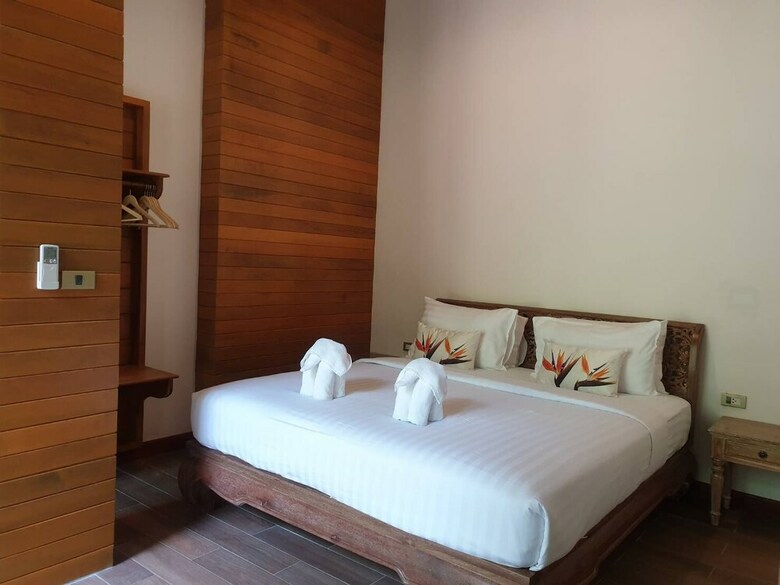 Hotel Chivapuri Beach Resort