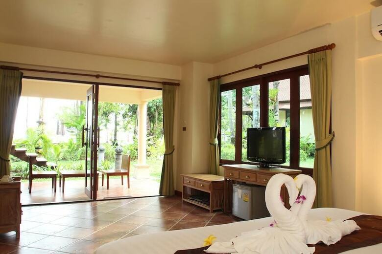 Hotel Chivapuri Beach Resort