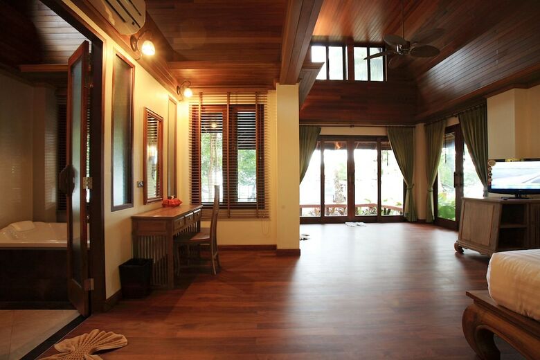 Hotel Chivapuri Beach Resort