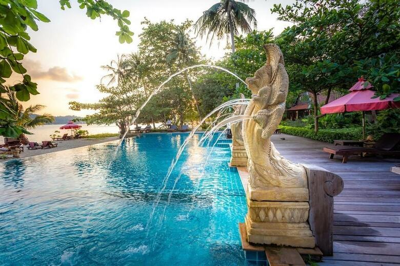 Hotel Chivapuri Beach Resort