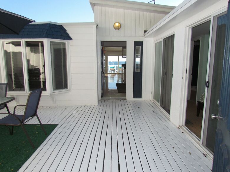 3 Bedroom House On The Beach