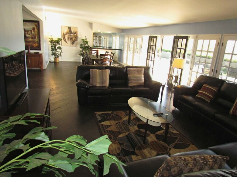 4 Bedroom Celebrity House With Pool & City View