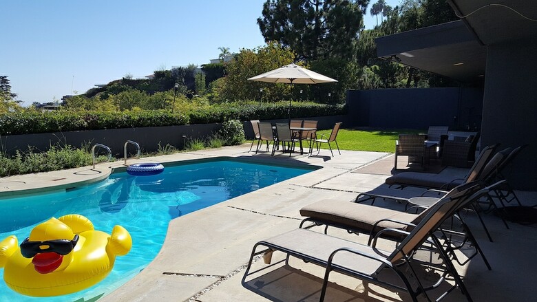 4 Bedroom Celebrity House With Pool & City View