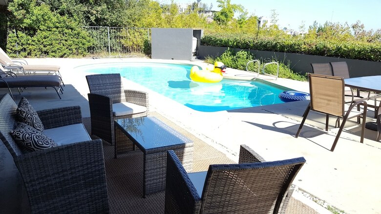 4 Bedroom Celebrity House With Pool & City View
