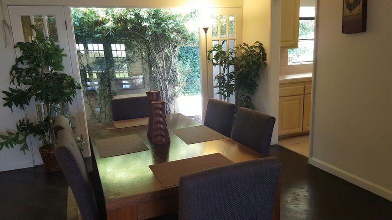 4 Bedroom Celebrity House With Pool & City View