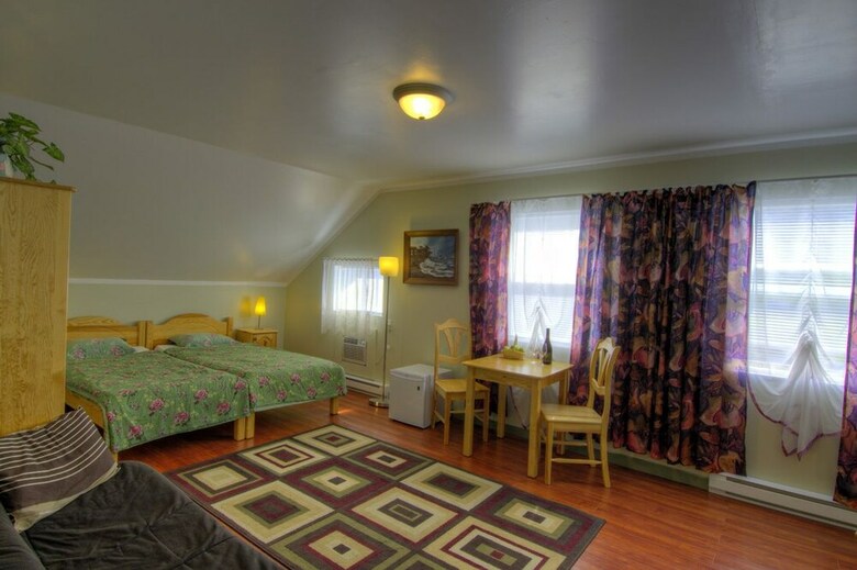 Bed & Breakfast Crowsnest Vineyards Guesthouse