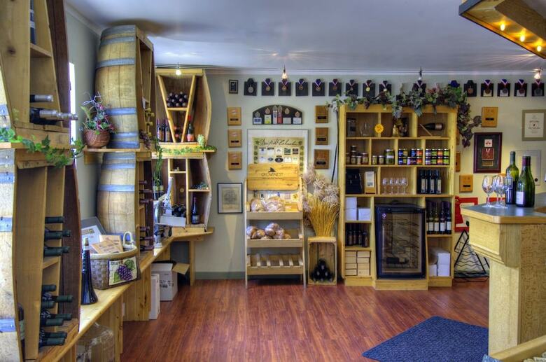 Bed & Breakfast Crowsnest Vineyards Guesthouse
