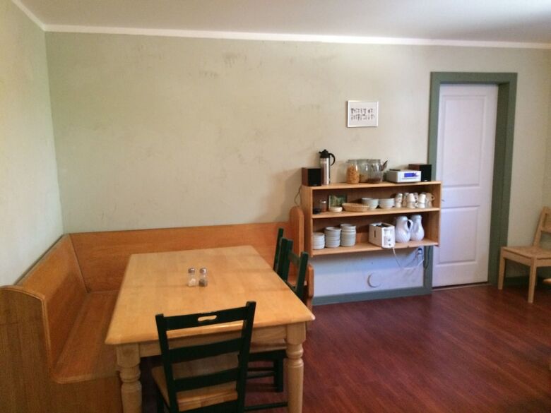 Bed & Breakfast Crowsnest Vineyards Guesthouse