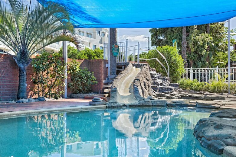 Sapphire Palms Motel