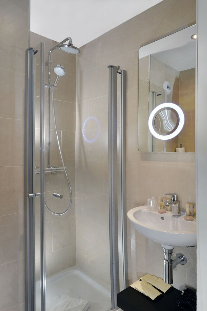 Hotel Le 18 Paris