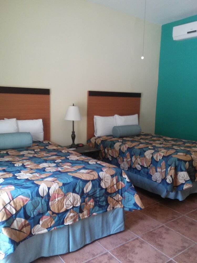 Hotel Lucia Beach
