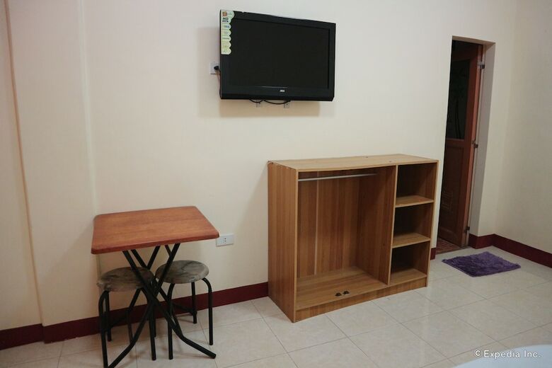 Hotel Aj Travellers Inn