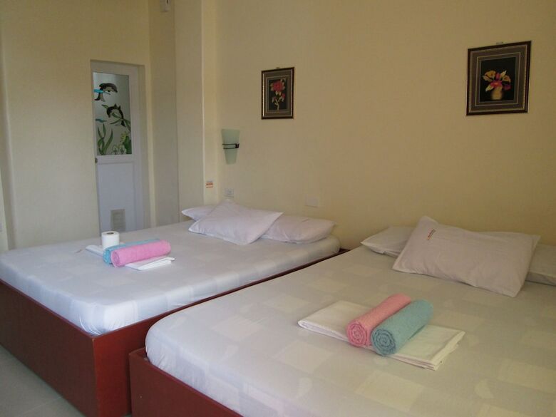 Hotel Aj Travellers Inn
