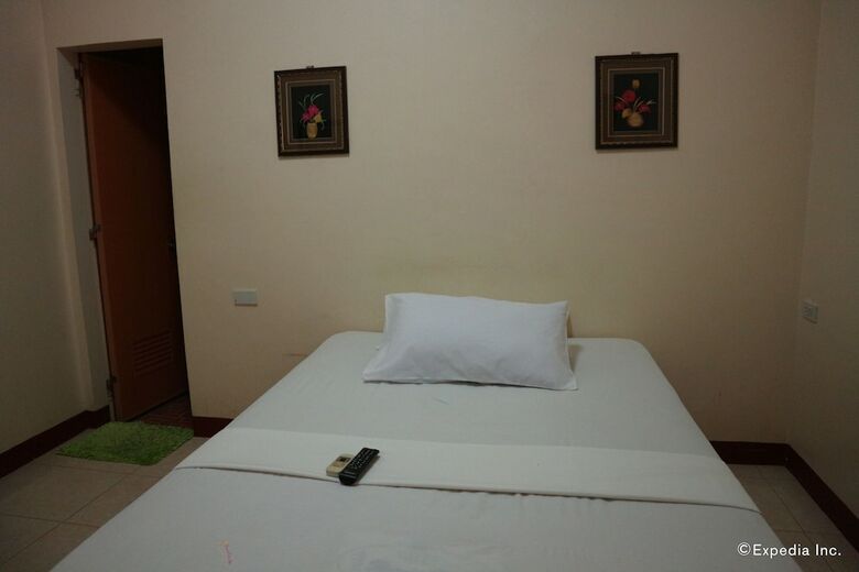 Hotel Aj Travellers Inn