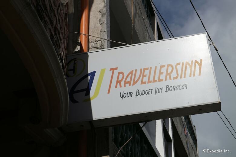 Hotel Aj Travellers Inn