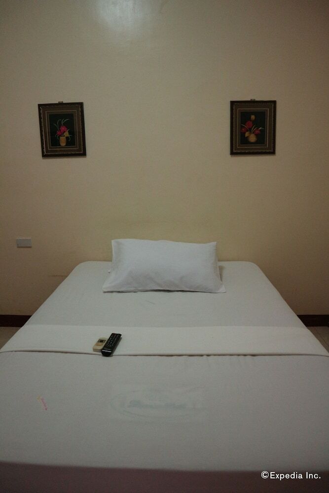 Hotel Aj Travellers Inn