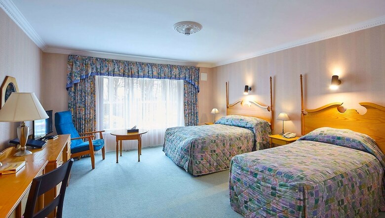 The Cedar Lodge Hotel And Restaurant