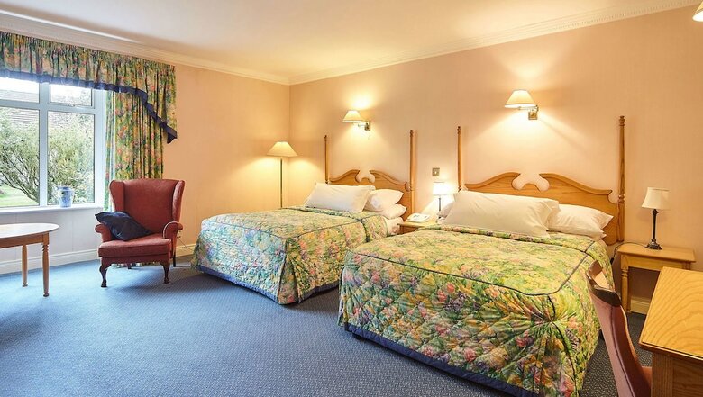 The Cedar Lodge Hotel And Restaurant
