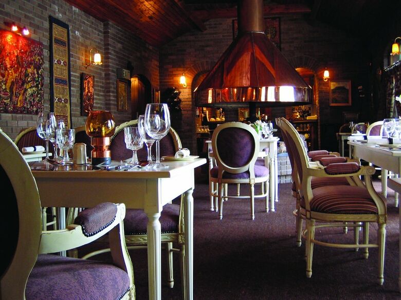 The Cedar Lodge Hotel And Restaurant