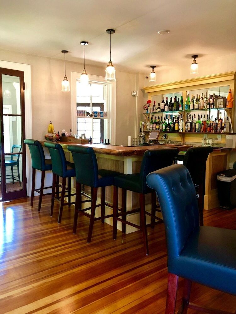 Bed & Breakfast Compass Rose