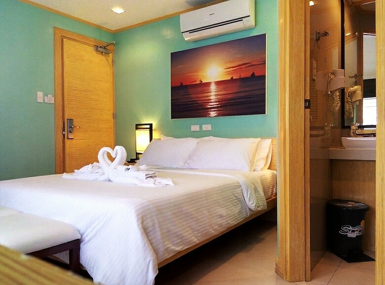 Shore Time Hotel
