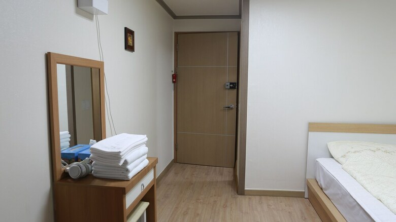 Hostal Grand Field Residence Hostel