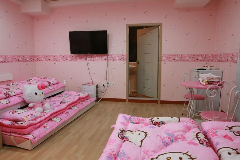 Hostal Grand Field Residence Hostel