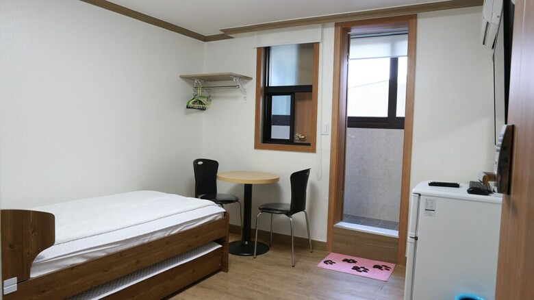 Hostal Grand Field Residence Hostel