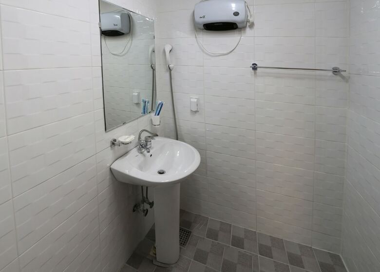 Hostal Grand Field Residence Hostel