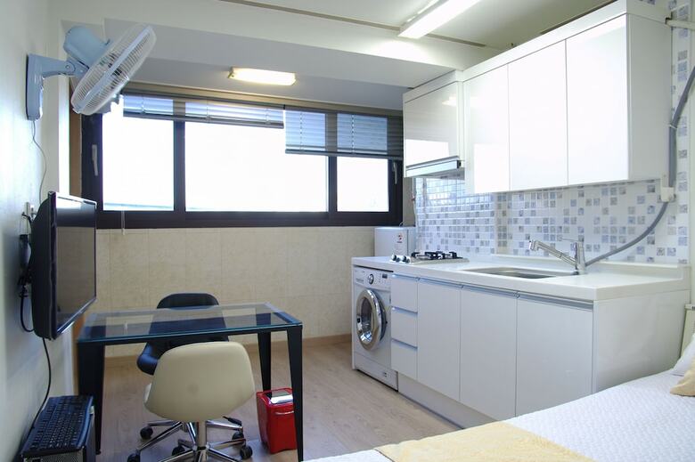 Hostal Grand Field Residence Hostel