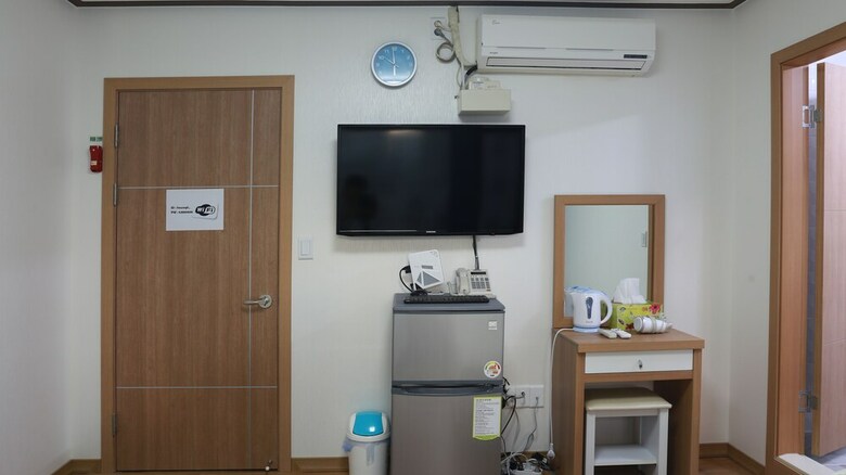 Hostal Grand Field Residence Hostel