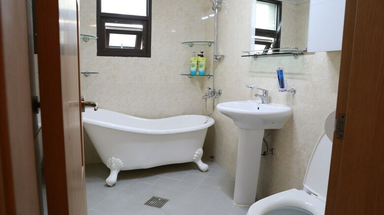 Hostal Grand Field Residence Hostel