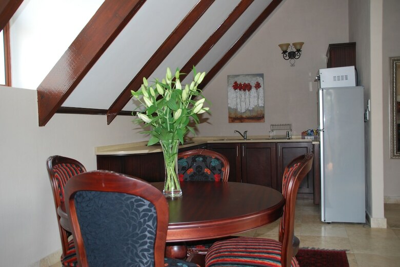 Hotel Sunninghill Guest Lodge