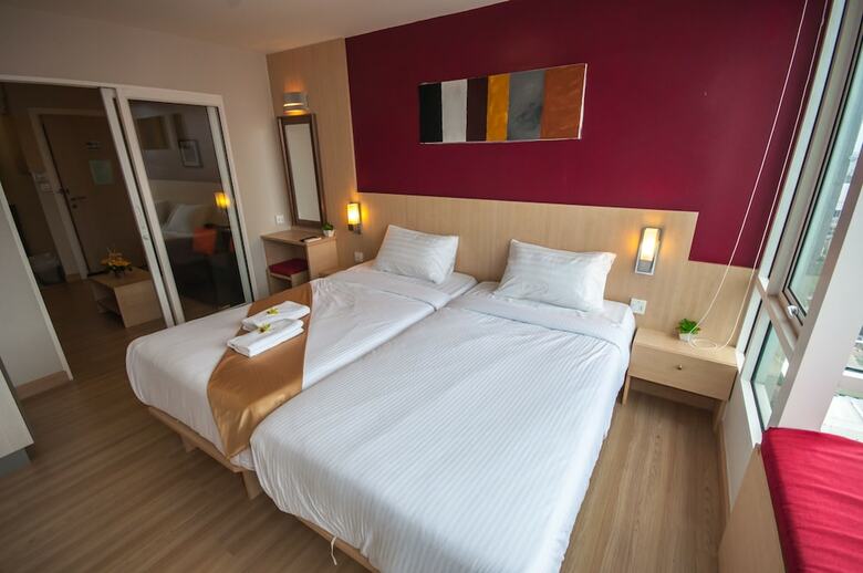 Aparthotel Implace Impact @ Msociety Condo