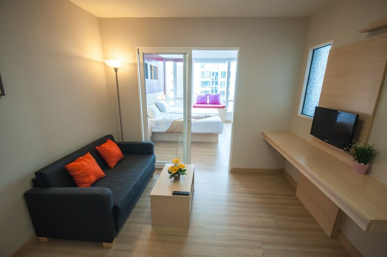 Aparthotel Implace Impact @ Msociety Condo