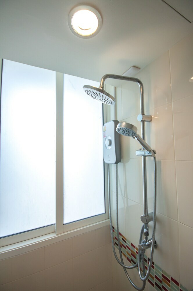 Aparthotel Implace Impact @ Msociety Condo