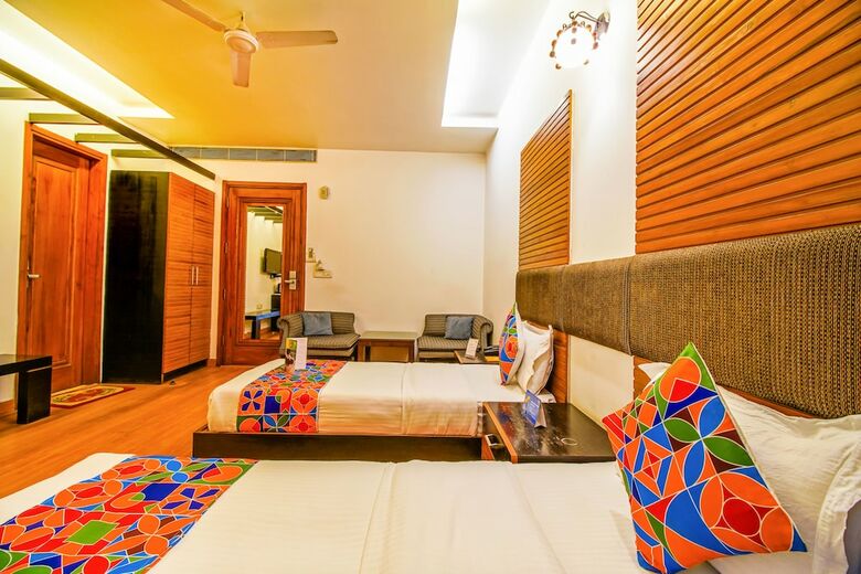 Fabhotel Haris Court