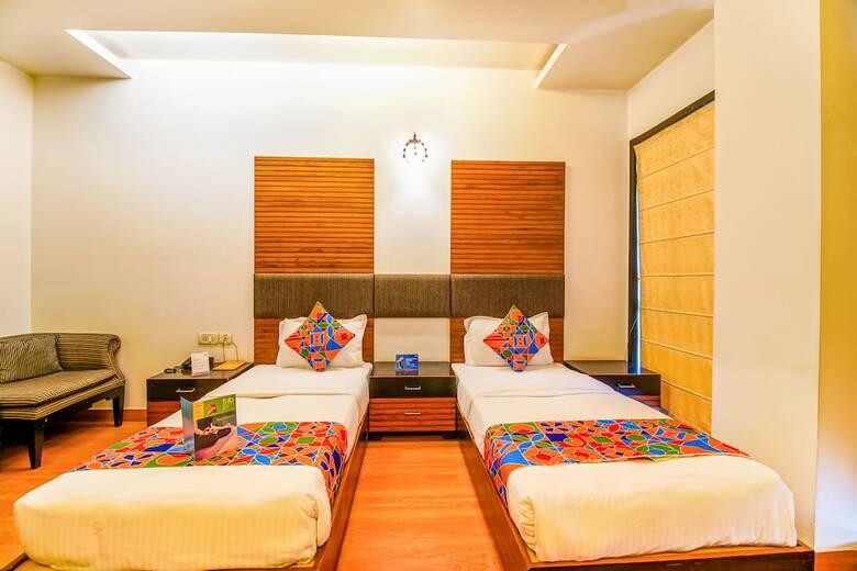 Fabhotel Haris Court